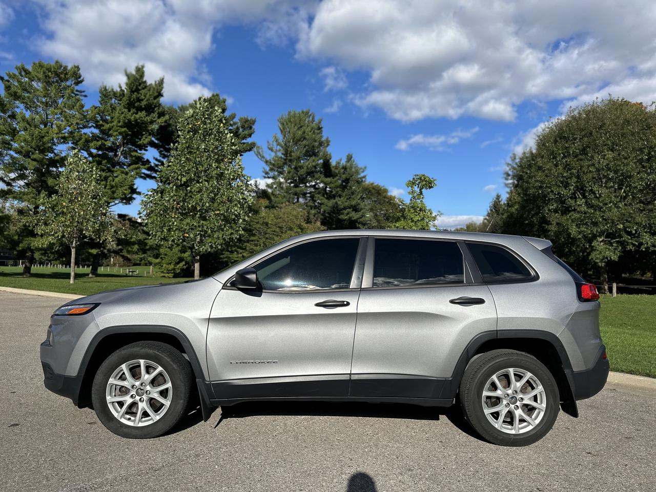 2014 Jeep Cherokee Sport Photo