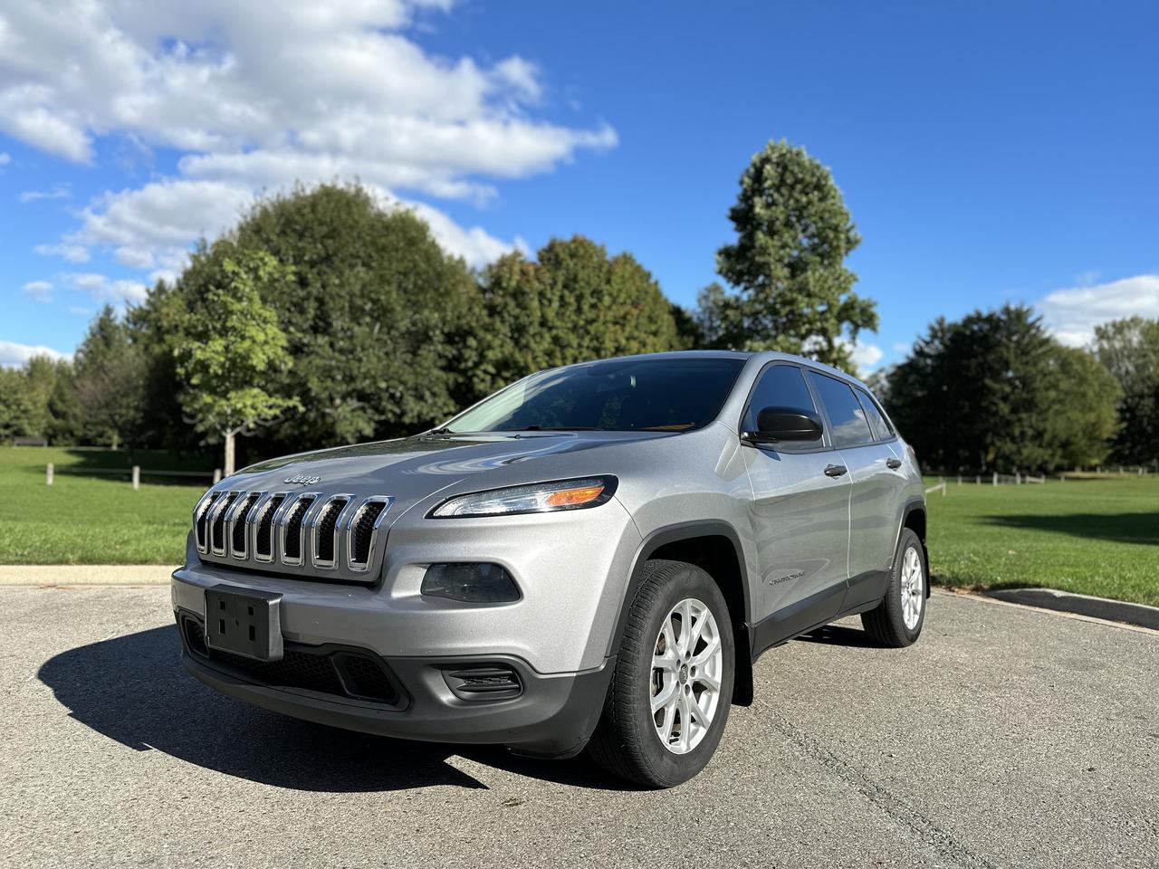 2014 Jeep Cherokee Sport Photo0