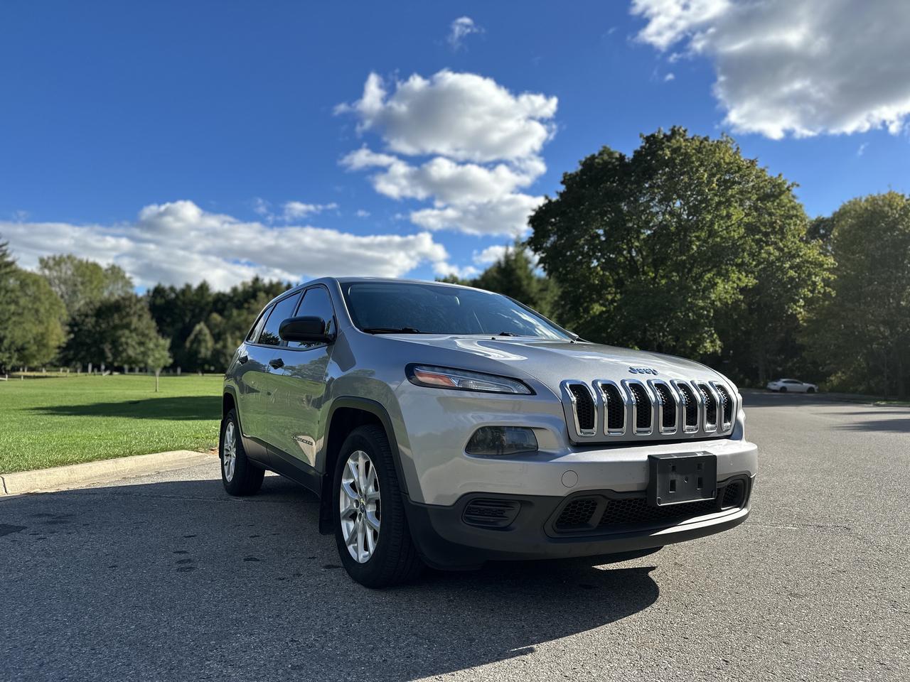 2014 Jeep Cherokee Sport Photo3