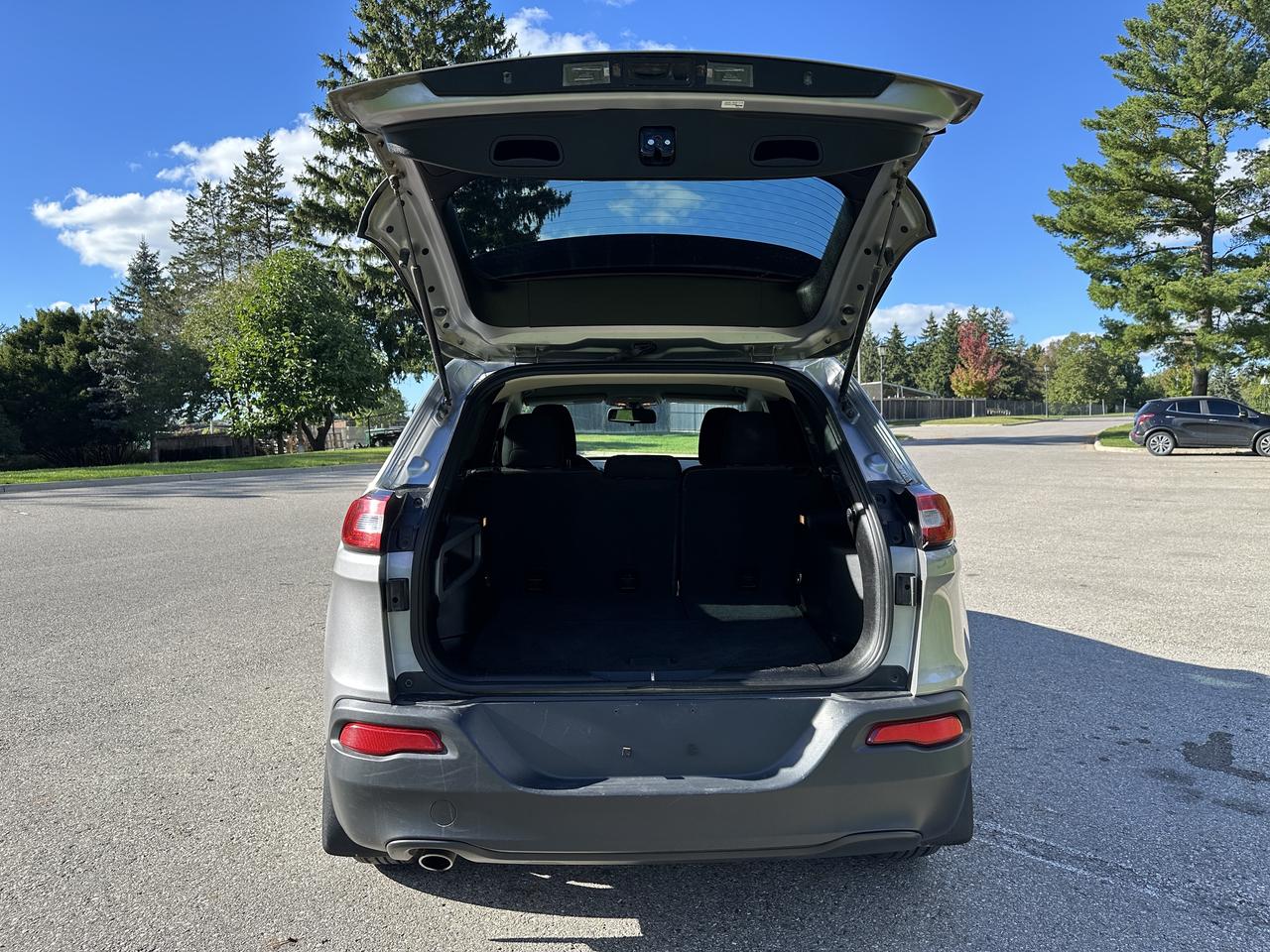 2014 Jeep Cherokee Sport Photo