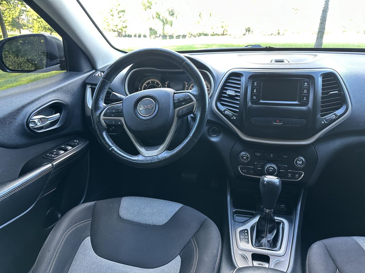 2014 Jeep Cherokee Sport Photo