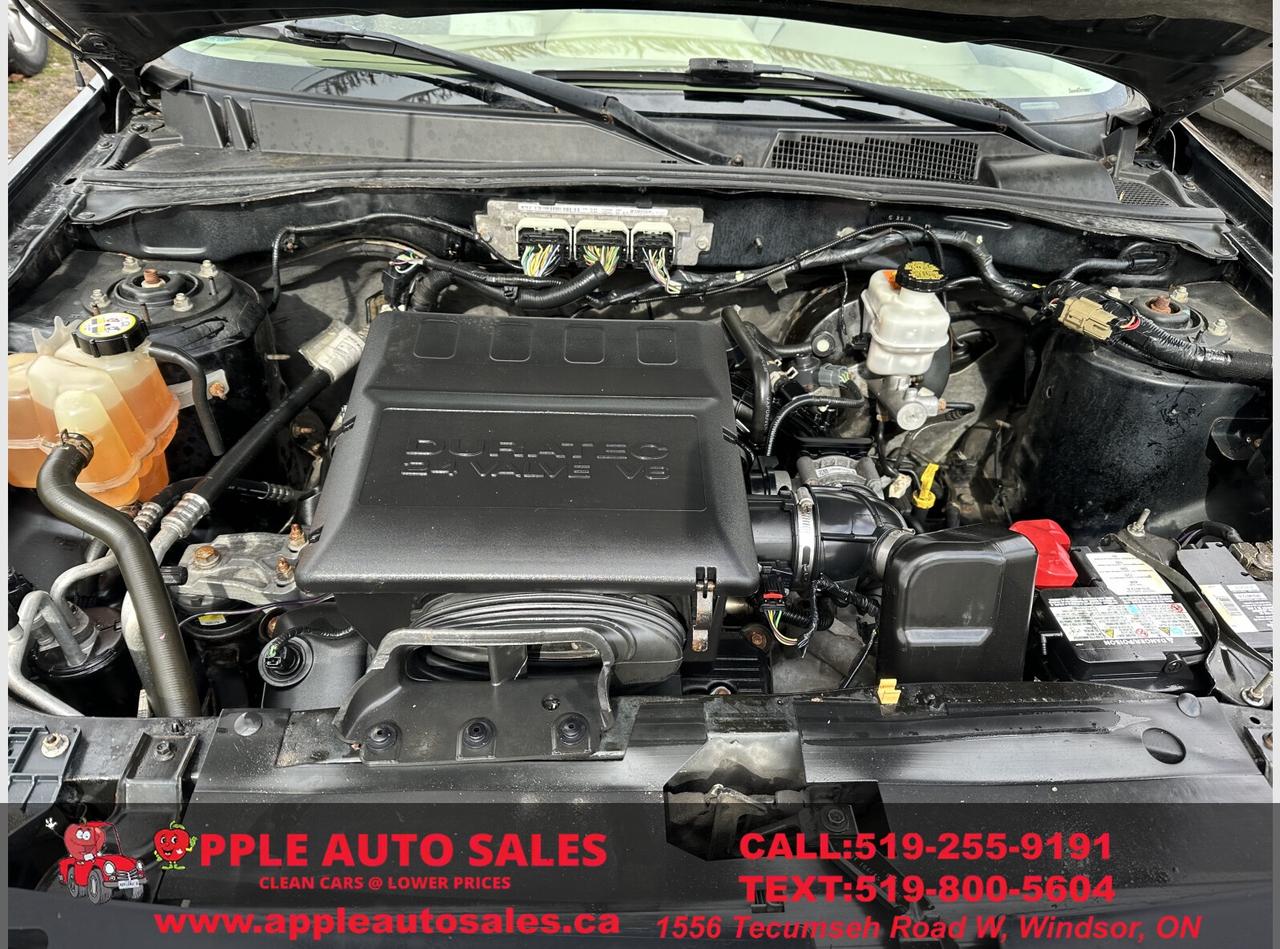 2010 Ford Escape Limited Photo