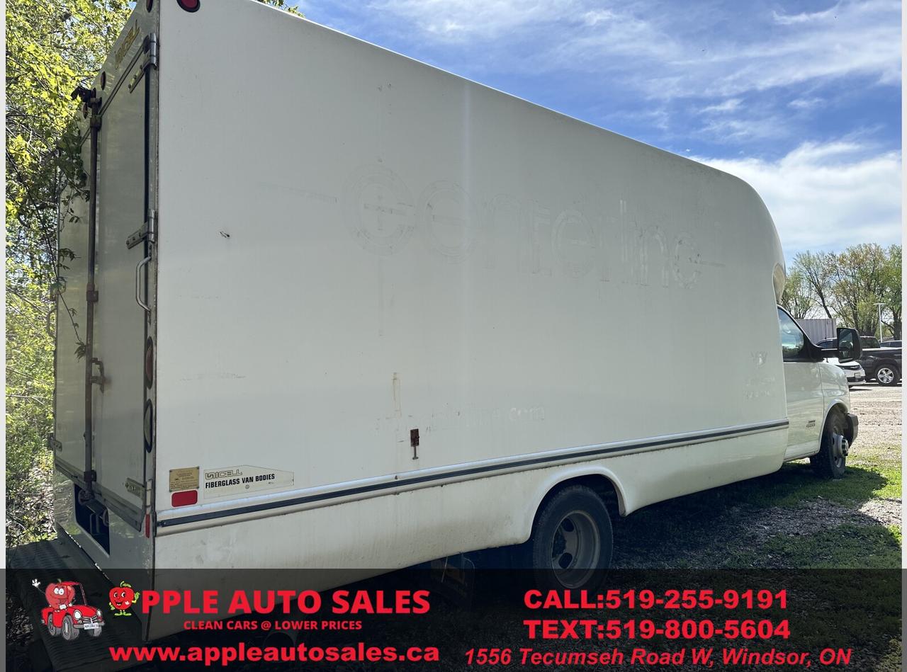 2015 GMC Savana G4500 159 in. Photo4