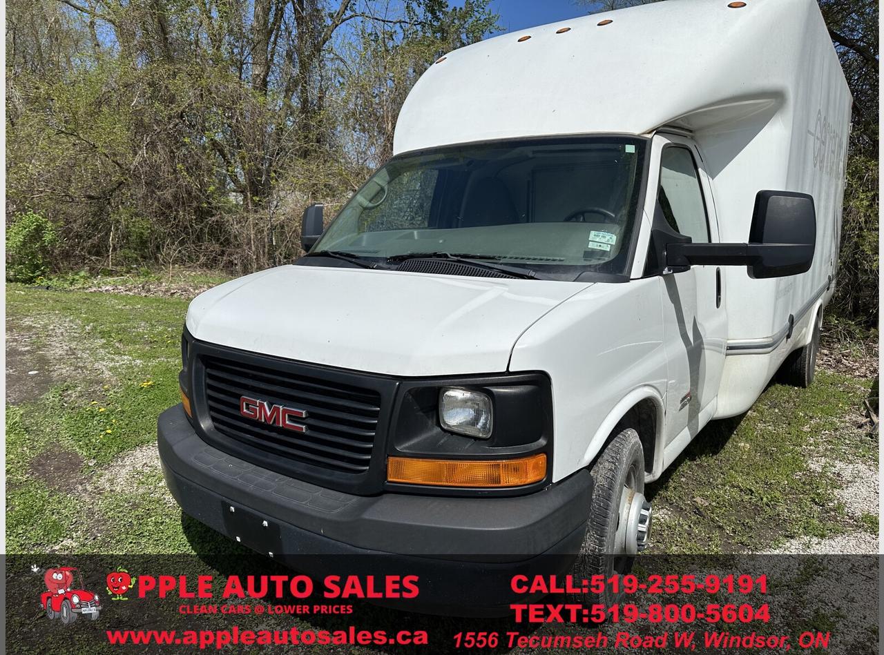 2015 GMC Savana G4500 159 in. Photo