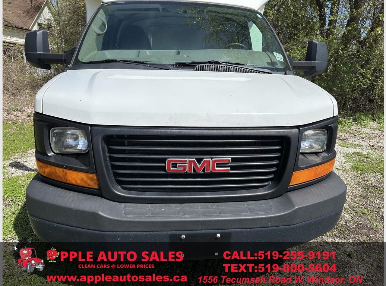 2015 GMC Savana G4500 159 in. Photo1