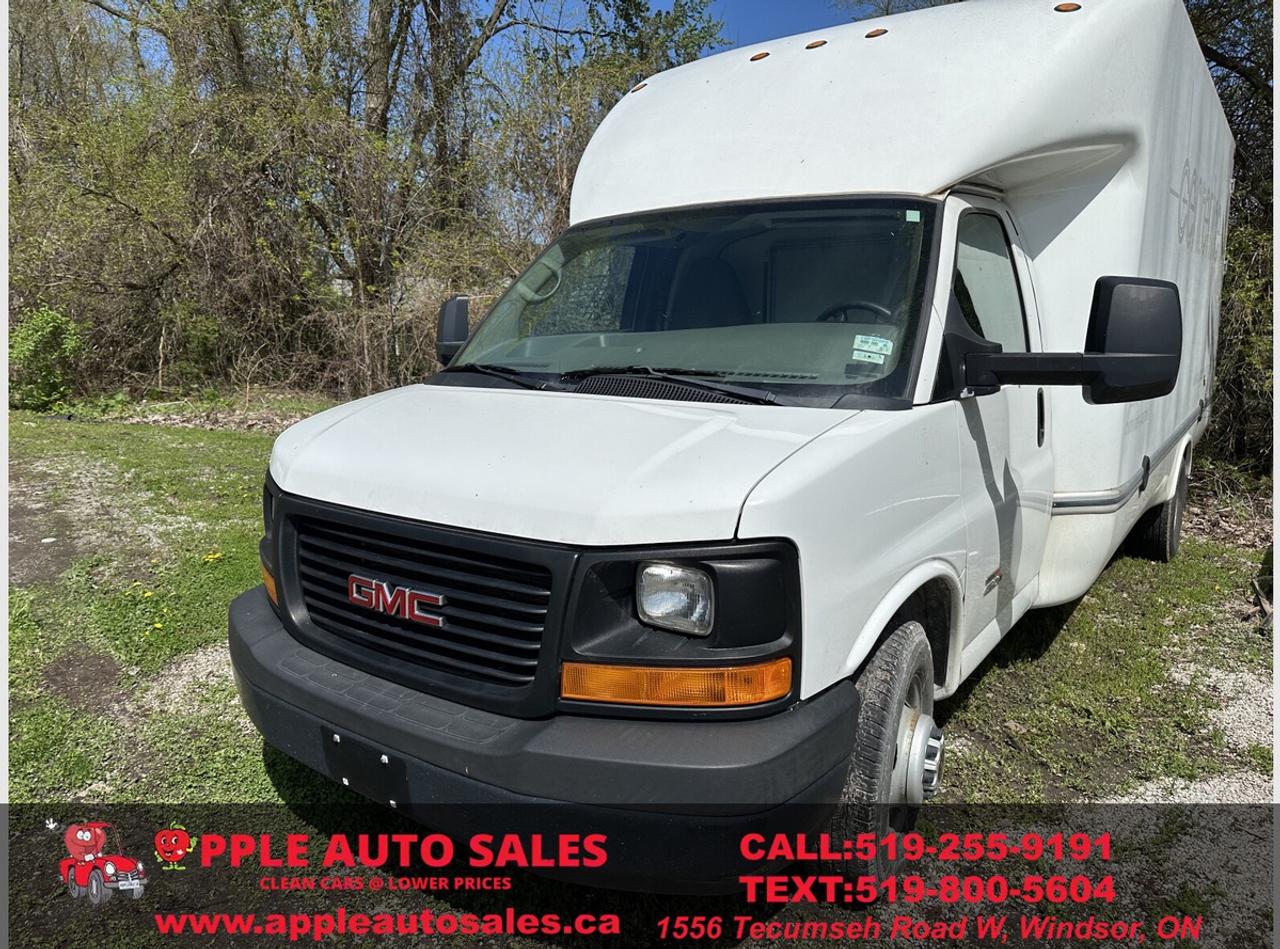 2015 GMC Savana G4500 159 in. Photo