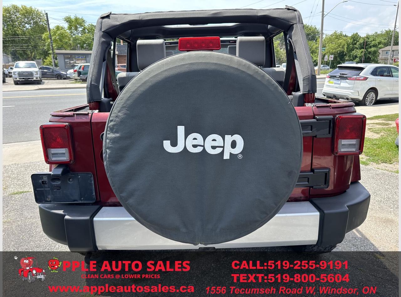 2009 Jeep Wrangler Unlimited Sahara Photo