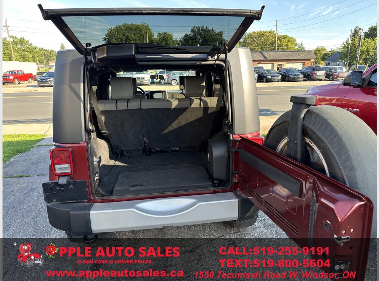 2009 Jeep Wrangler Unlimited Sahara Photo4
