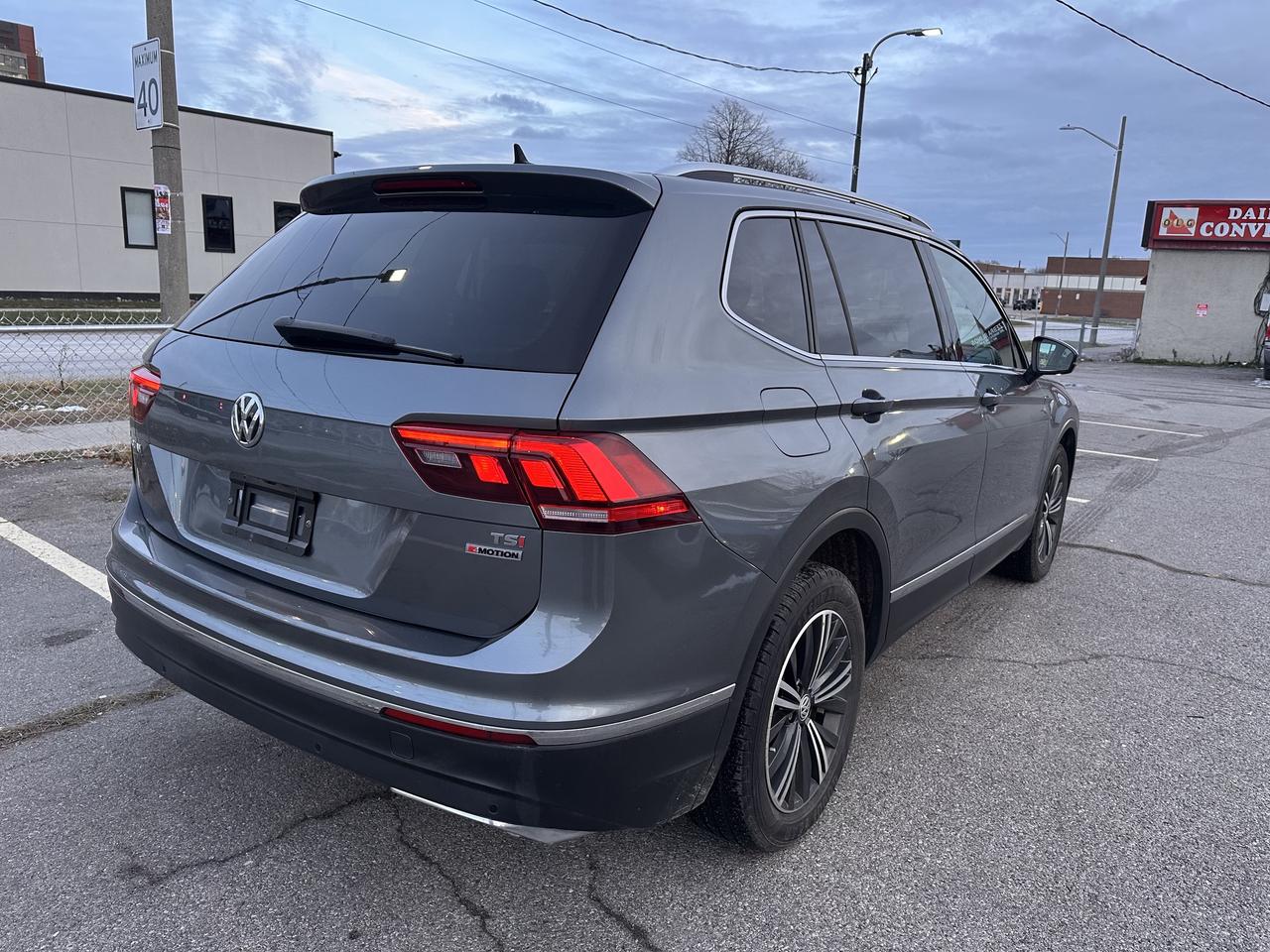 2018 Volkswagen Tiguan Highline 4MOTION Photo4