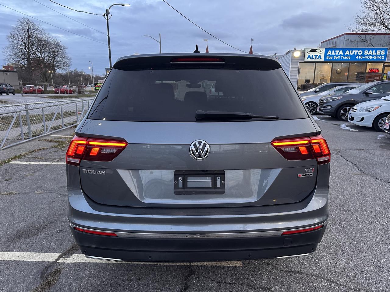 2018 Volkswagen Tiguan Highline 4MOTION Photo3