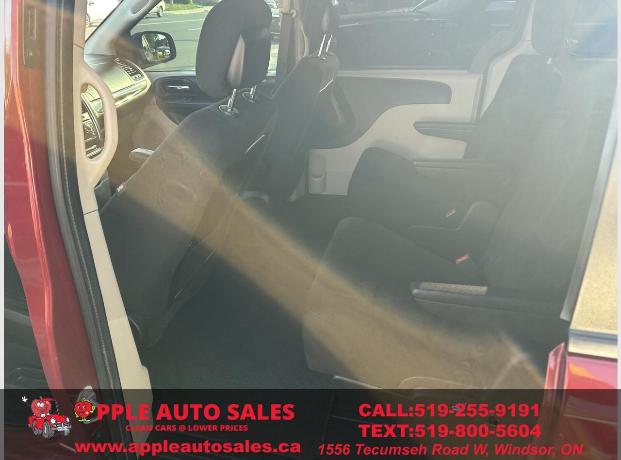 2016 Dodge Grand Caravan SPECIAL EDITION Photo