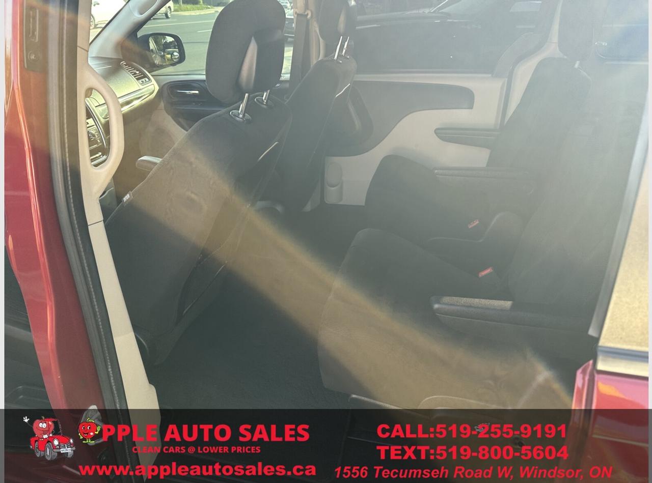 2016 Dodge Grand Caravan SPECIAL EDITION Photo