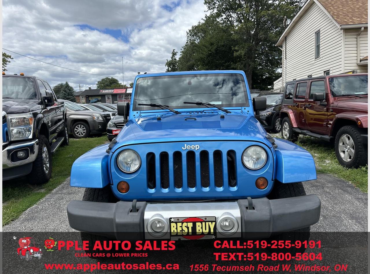 2010 Jeep Wrangler Sahara Photo