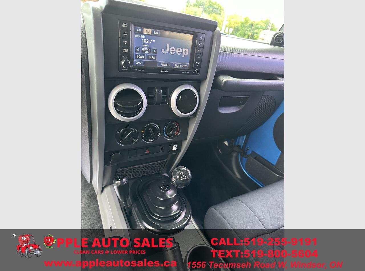 2010 Jeep Wrangler Sahara Photo