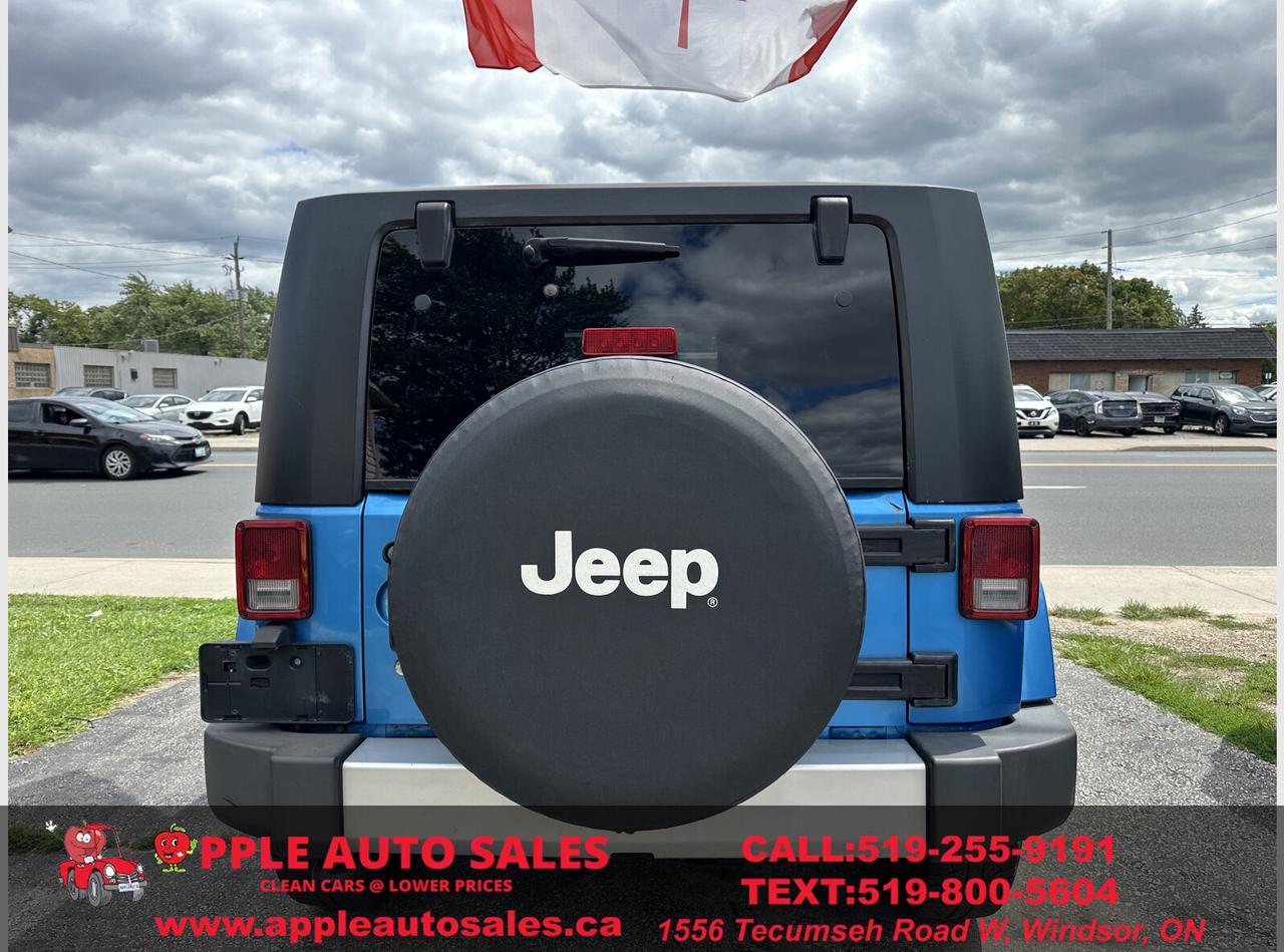 2010 Jeep Wrangler Sahara Photo