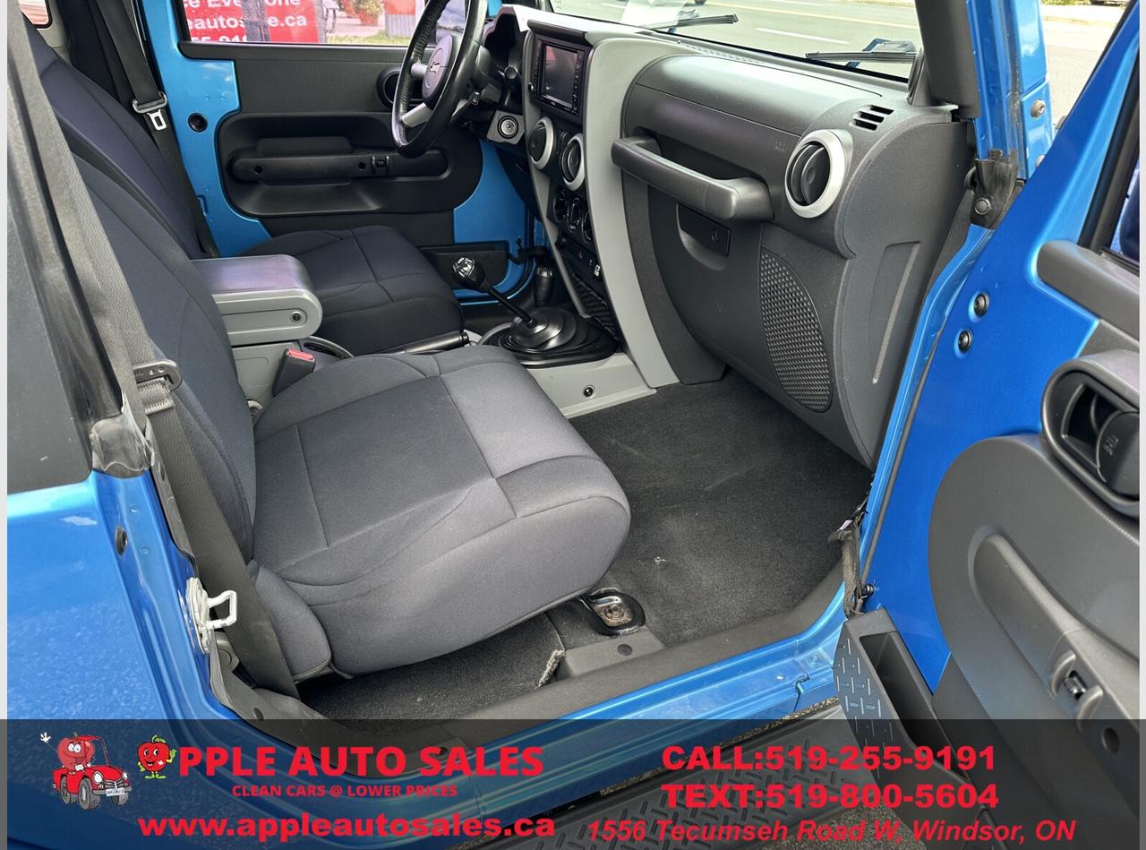 2010 Jeep Wrangler Sahara Photo