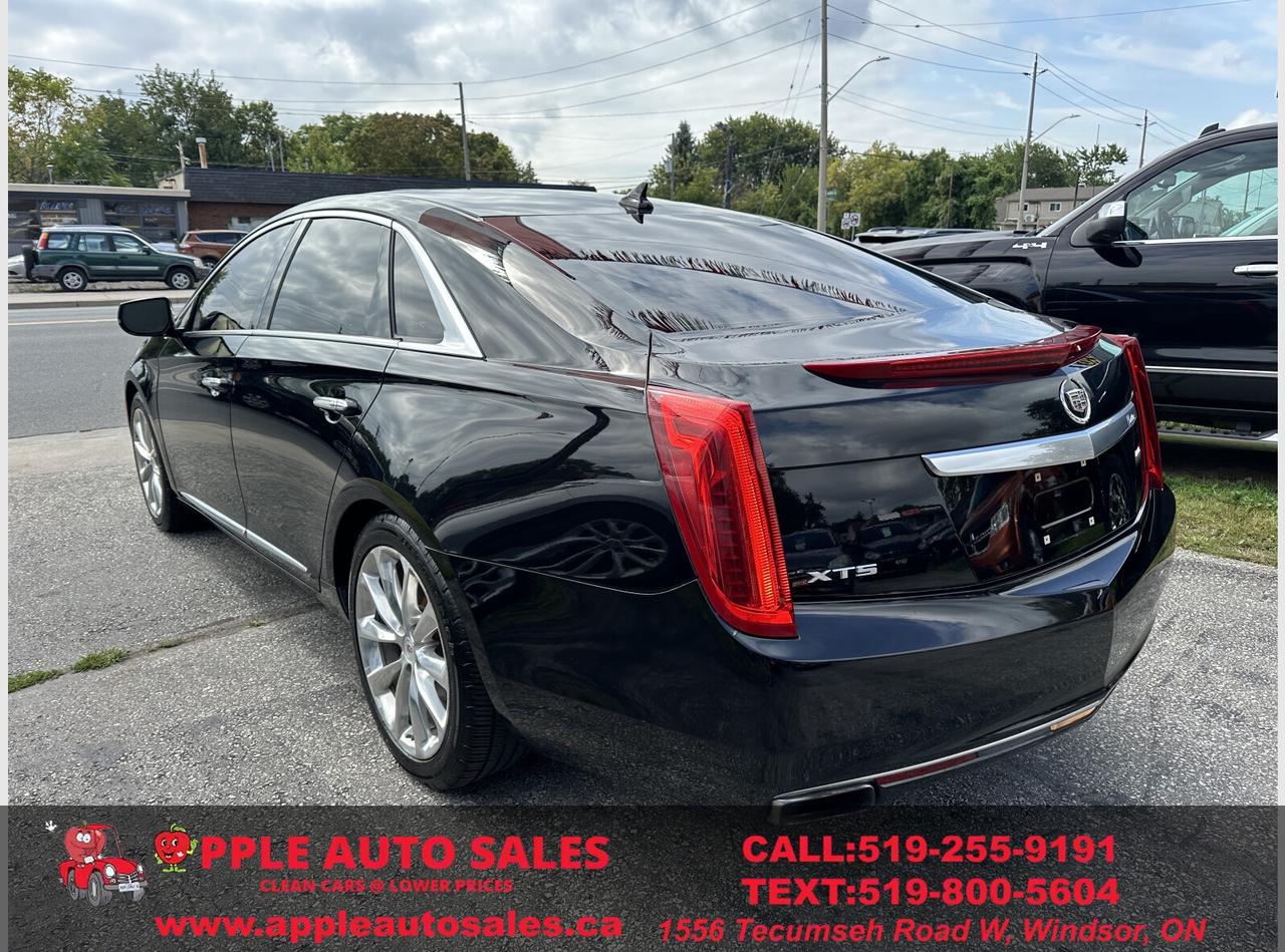 2013 Cadillac XTS Premium Photo