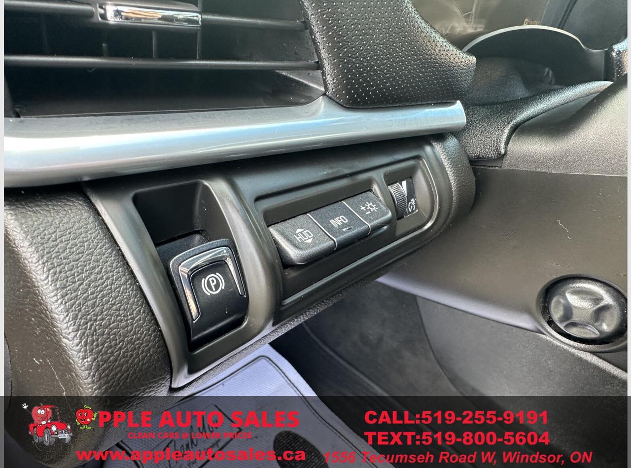 2013 Cadillac XTS Premium Photo