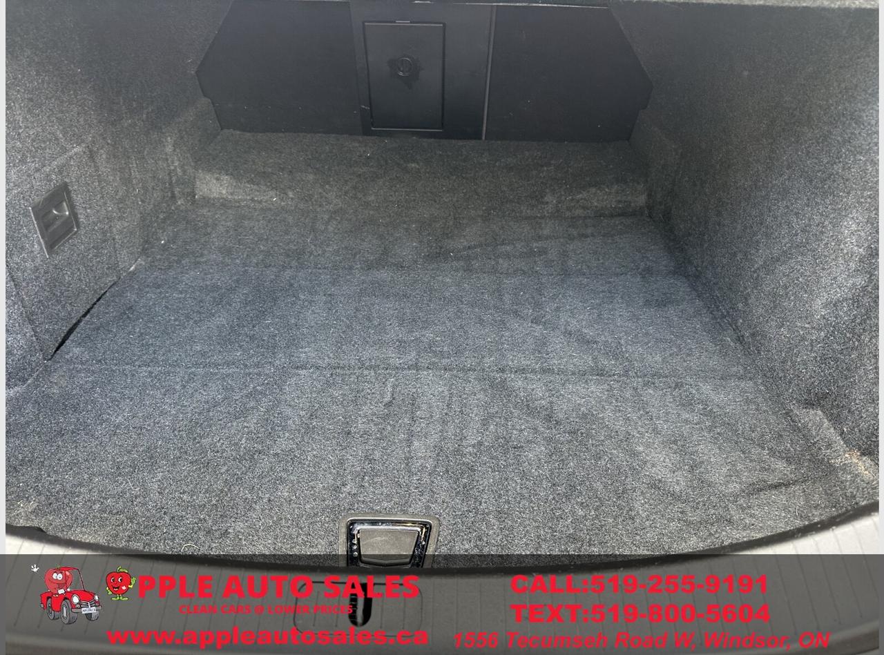 2013 Cadillac XTS Premium Photo