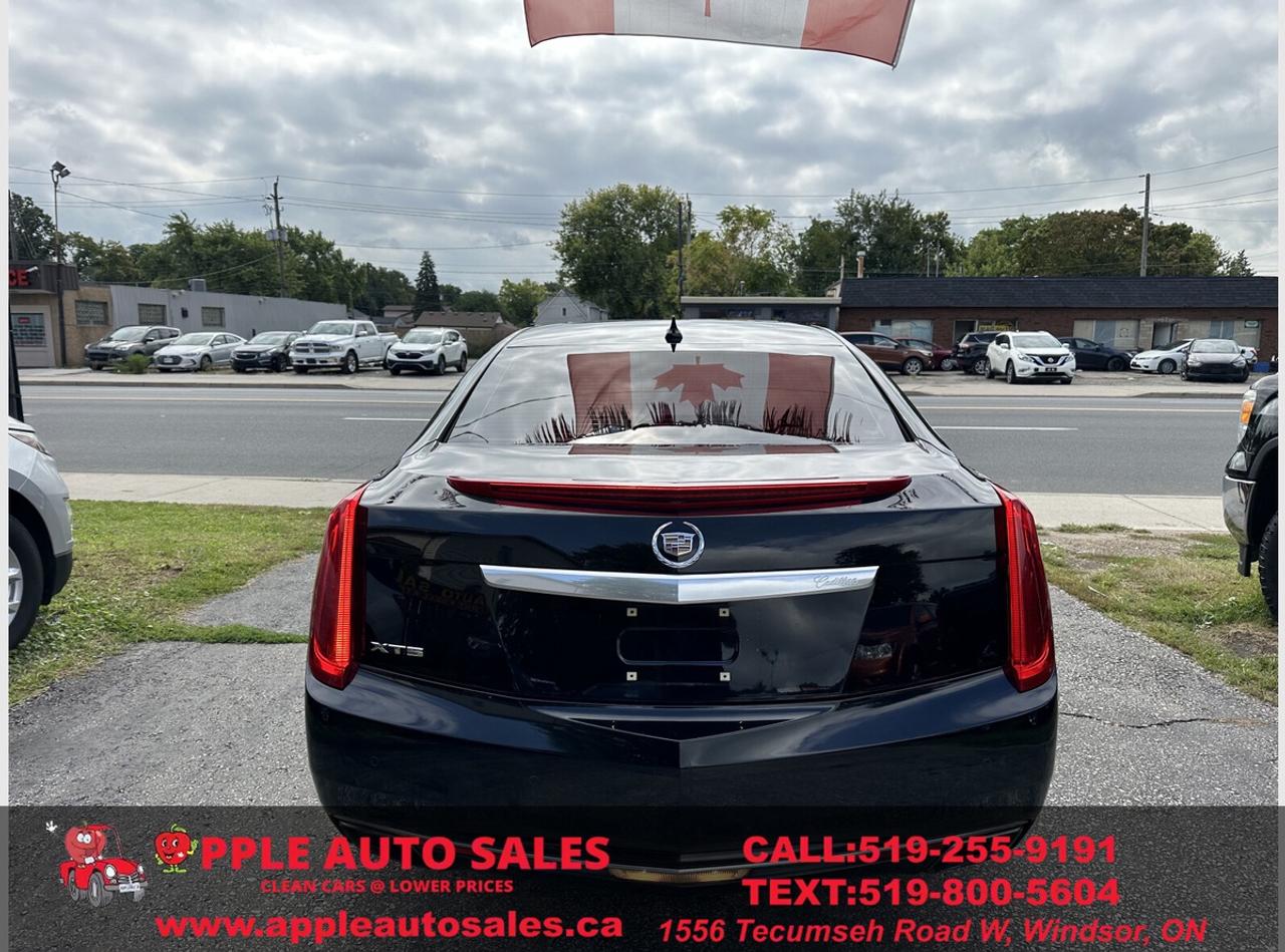 2013 Cadillac XTS Premium Photo