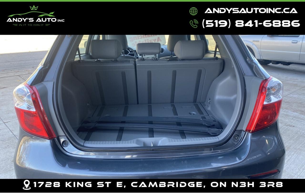 2010 Toyota Matrix S AWD ! NO ACCIDENTS ! LOW KMS ! RARE Photo