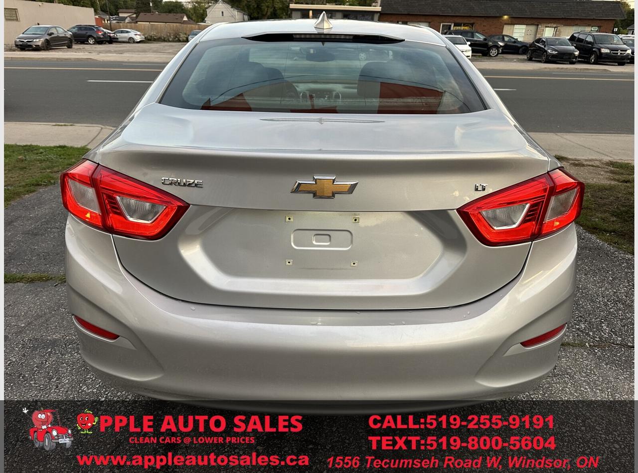 2016 Chevrolet Cruze LT Photo4