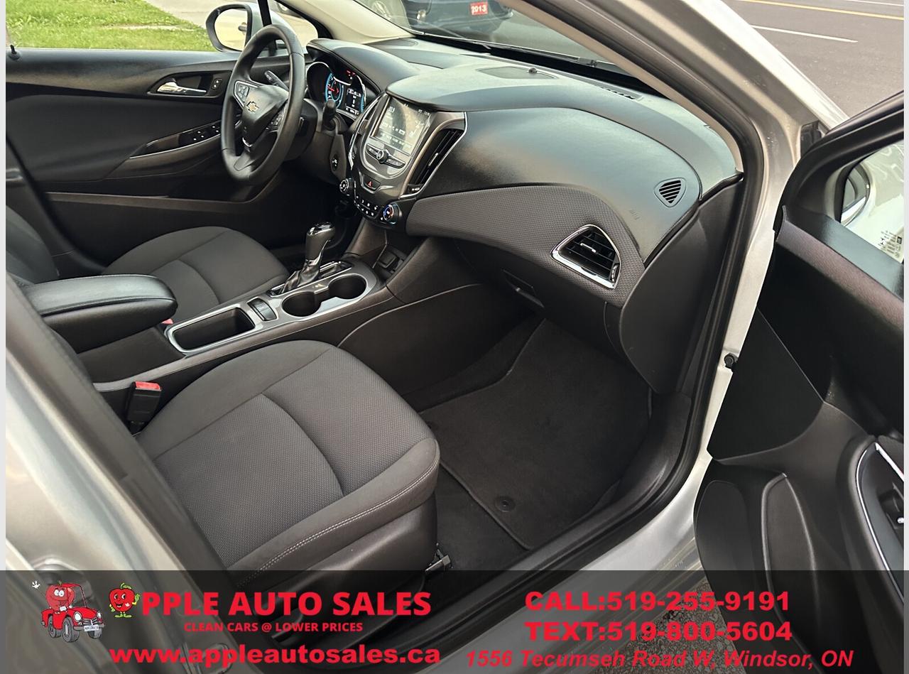 2016 Chevrolet Cruze LT Photo