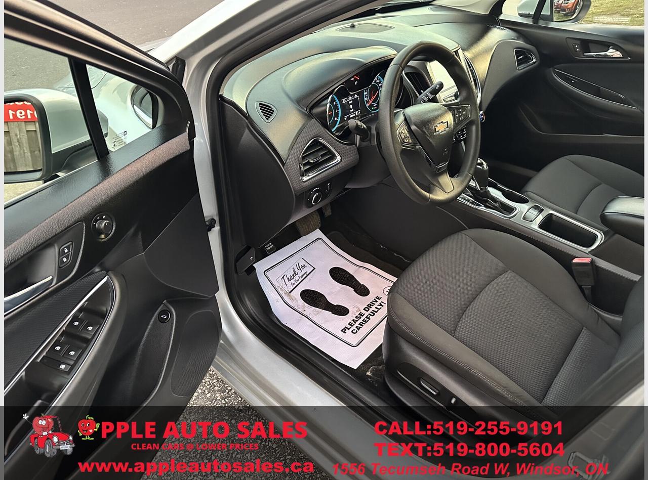 2016 Chevrolet Cruze LT Photo