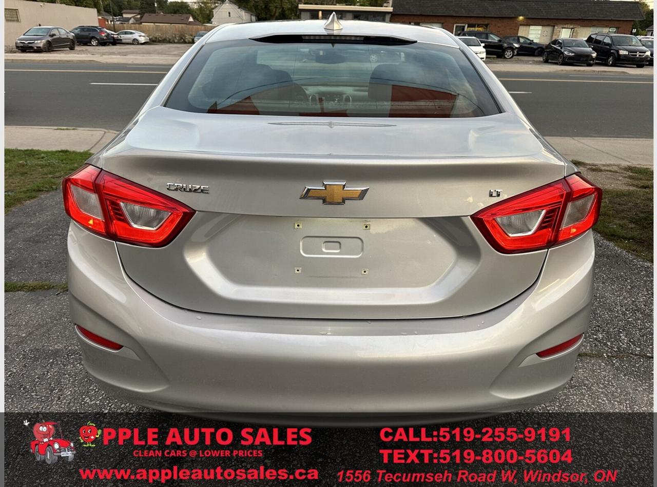 2016 Chevrolet Cruze LT Photo