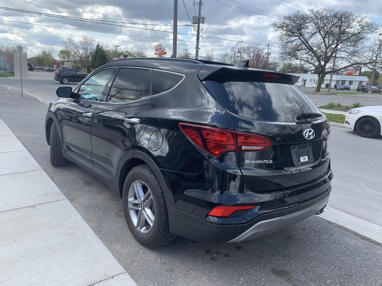 2017 Hyundai Santa Fe "LUXURY SPORT" Photo