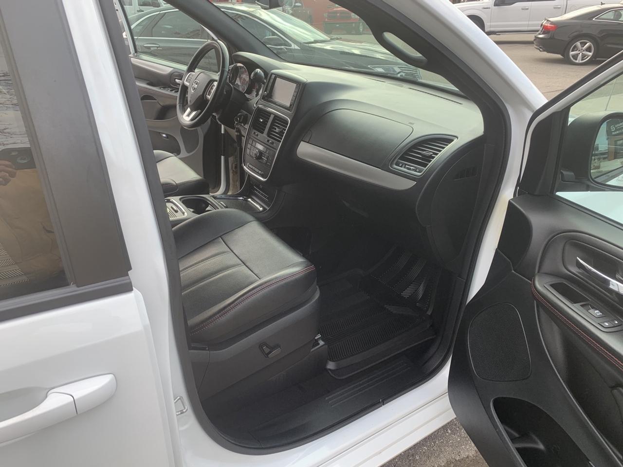 2016 Dodge Grand Caravan R.T. R/T**REMOTE START** Photo