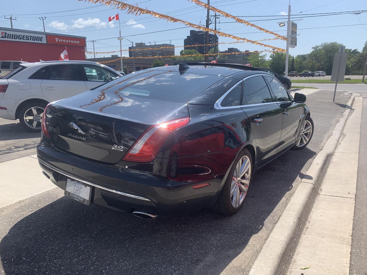 2016 Jaguar "XJ-L" portfollio XJL Photo2