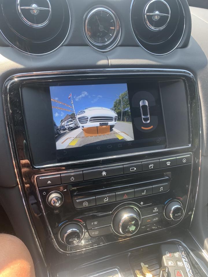 2016 Jaguar "XJ-L" portfollio XJL Photo