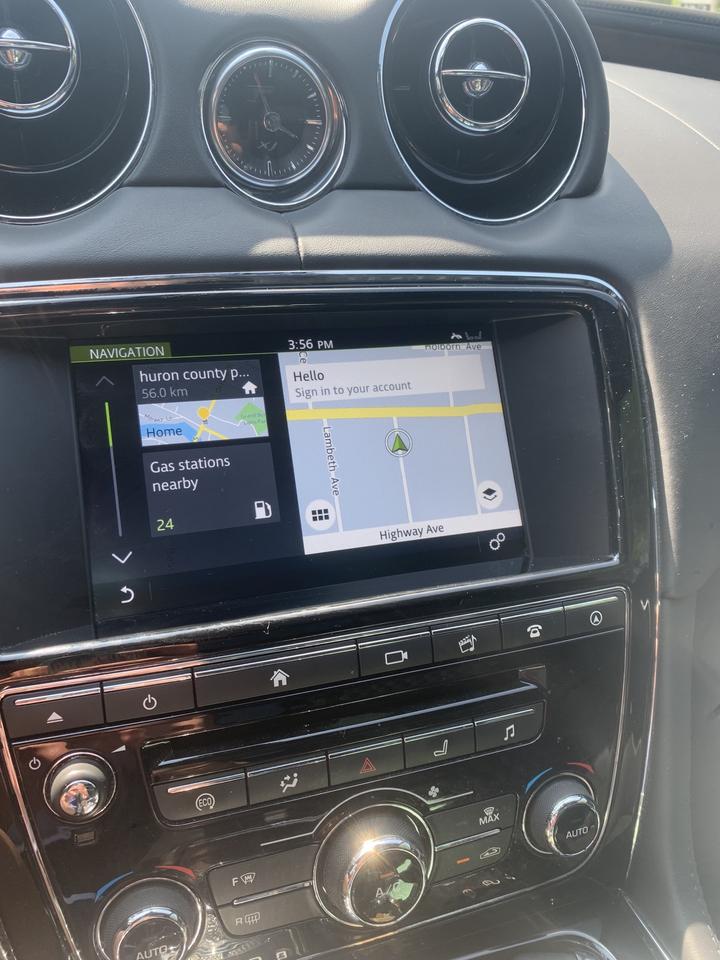 2016 Jaguar "XJ-L" portfollio XJL Photo