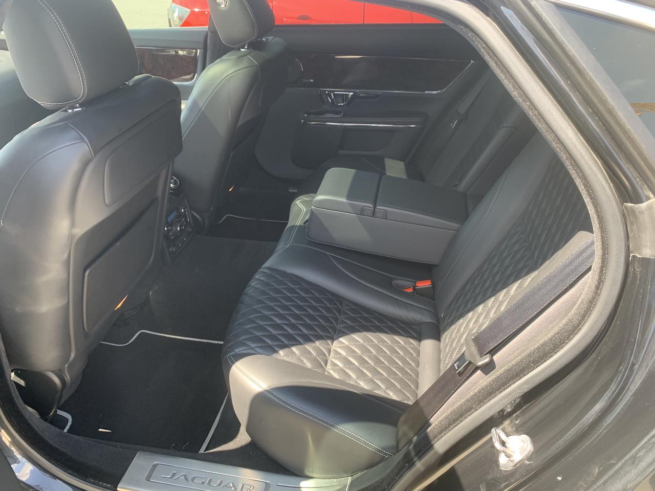 2016 Jaguar "XJ-L" portfollio XJL Photo