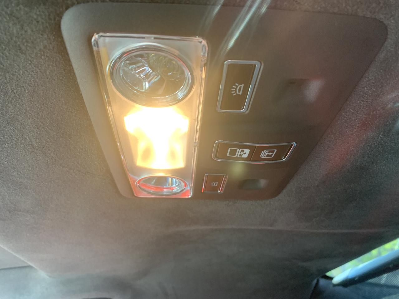 2016 Jaguar "XJ-L" portfollio XJL Photo