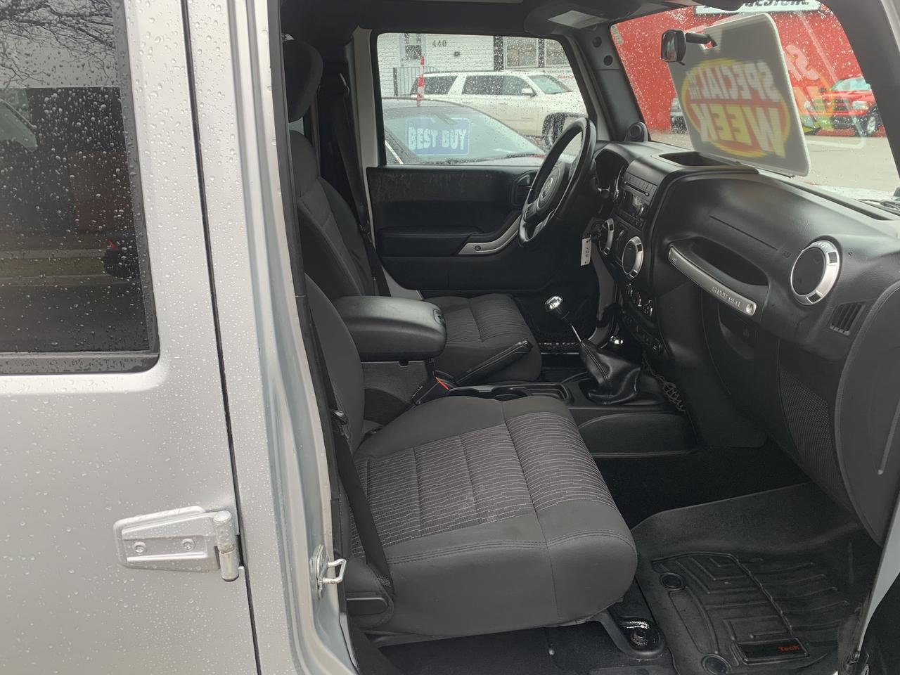 2012 Jeep Wrangler Unlimited Sahara Photo