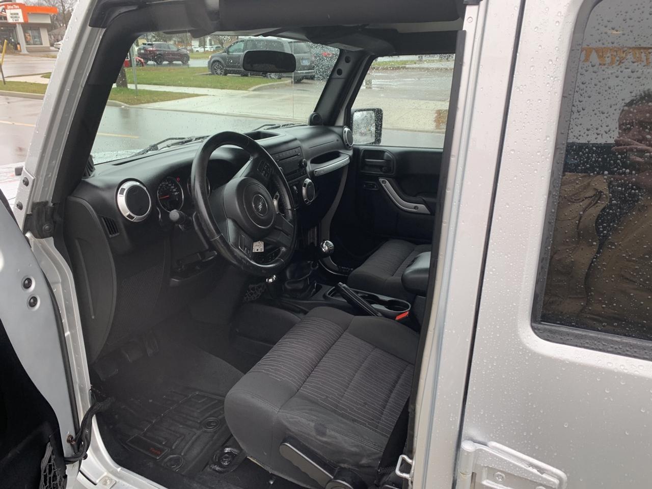 2012 Jeep Wrangler Unlimited Sahara Photo