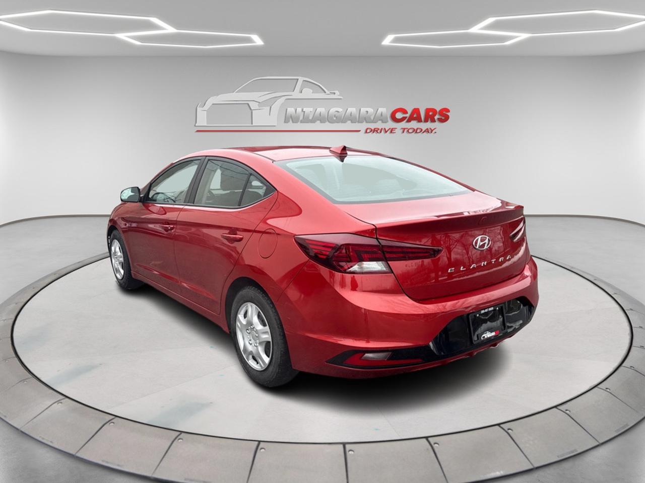 2020 Hyundai Elantra Limited Photo4