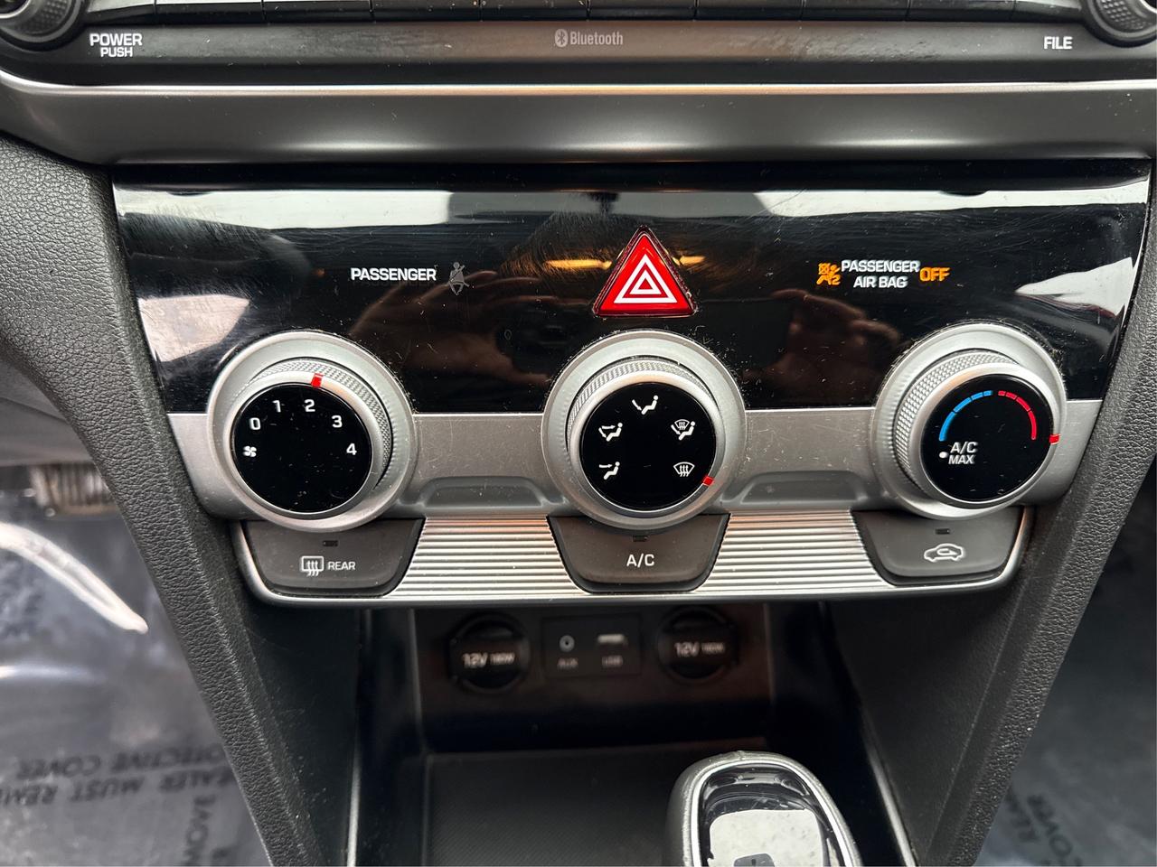 2020 Hyundai Elantra Limited Photo