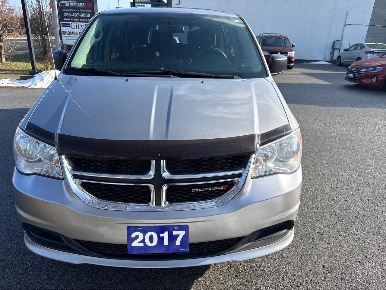 2017 Dodge Grand Caravan SE Photo