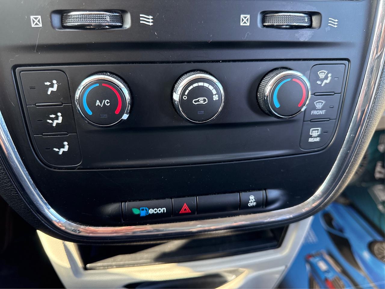 2017 Dodge Grand Caravan SE Photo