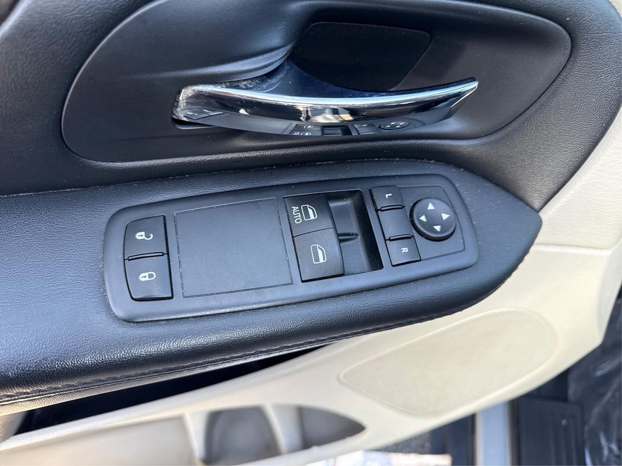 2017 Dodge Grand Caravan SE Photo