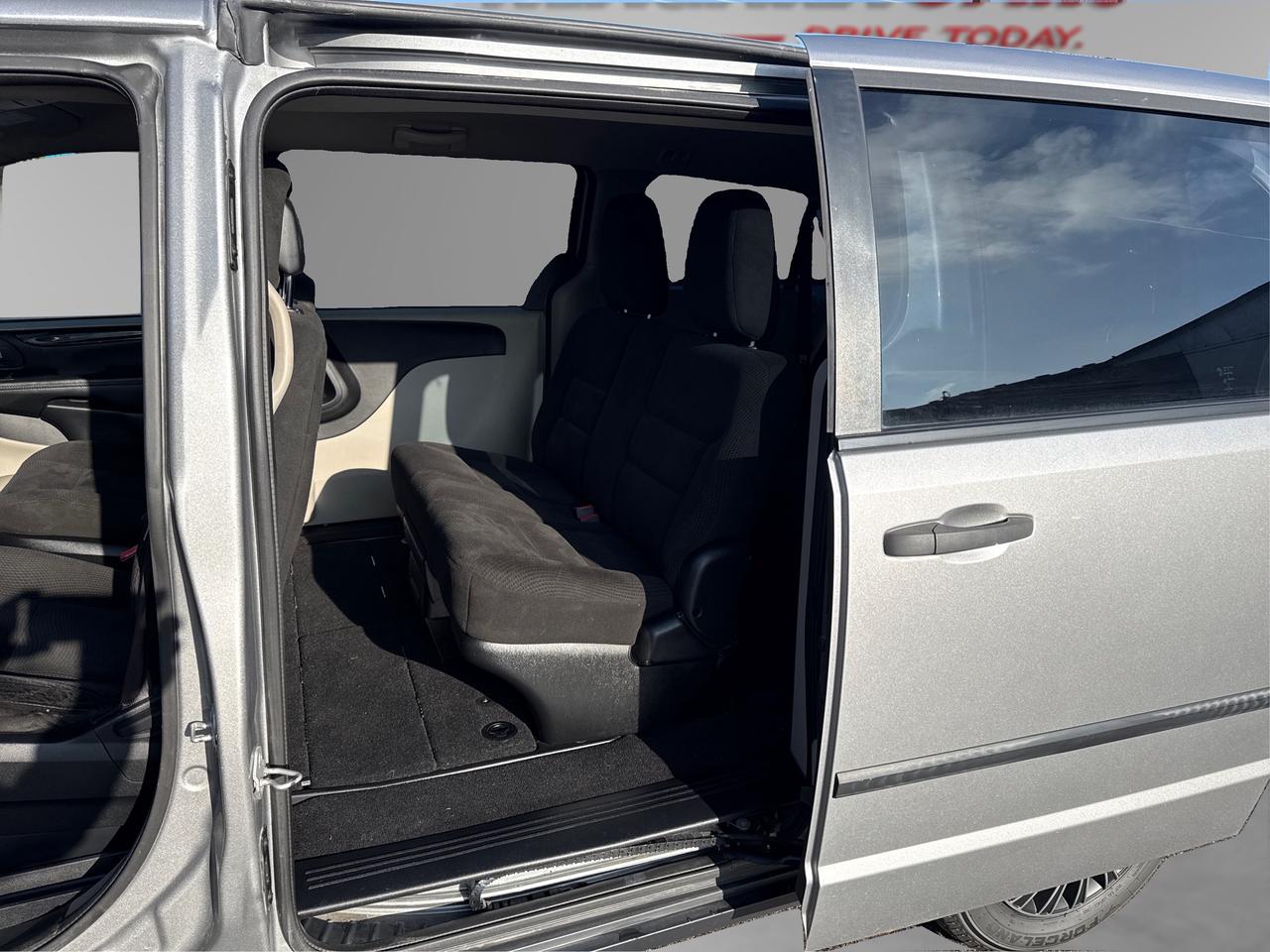 2017 Dodge Grand Caravan SE Photo