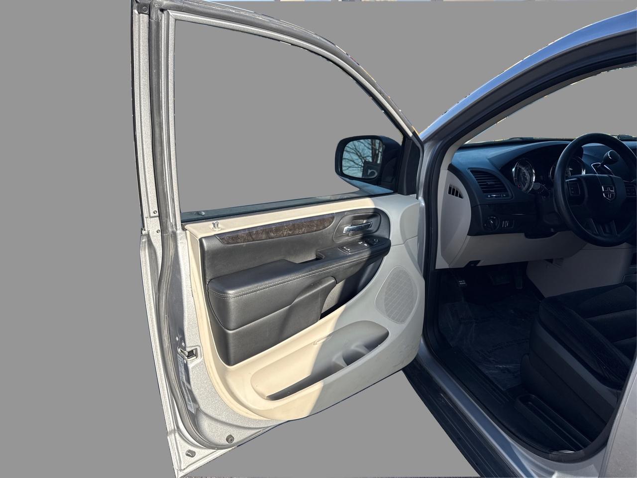 2017 Dodge Grand Caravan SE Photo