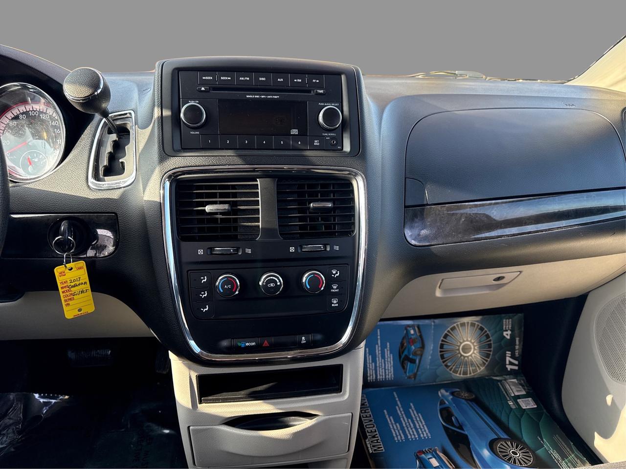 2017 Dodge Grand Caravan SE Photo