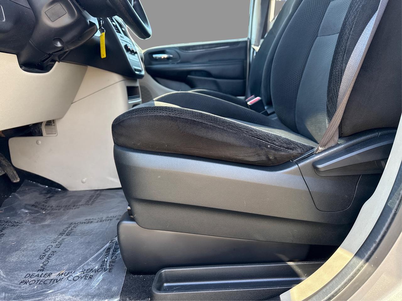 2017 Dodge Grand Caravan SE Photo