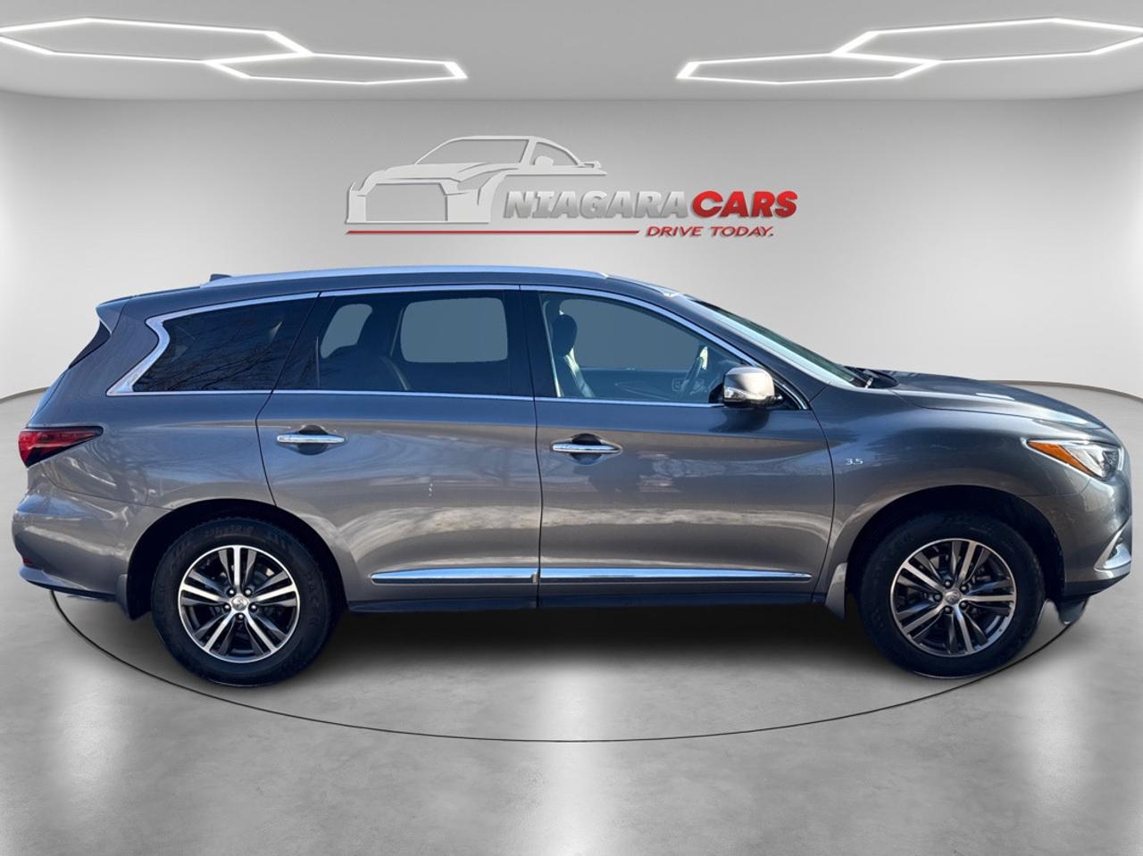 2016 Infiniti QX60  Photo