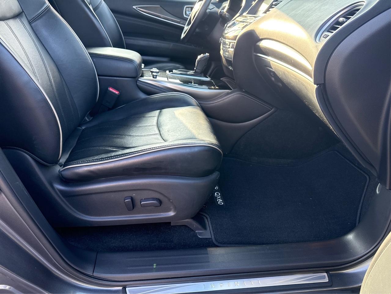 2016 Infiniti QX60  Photo