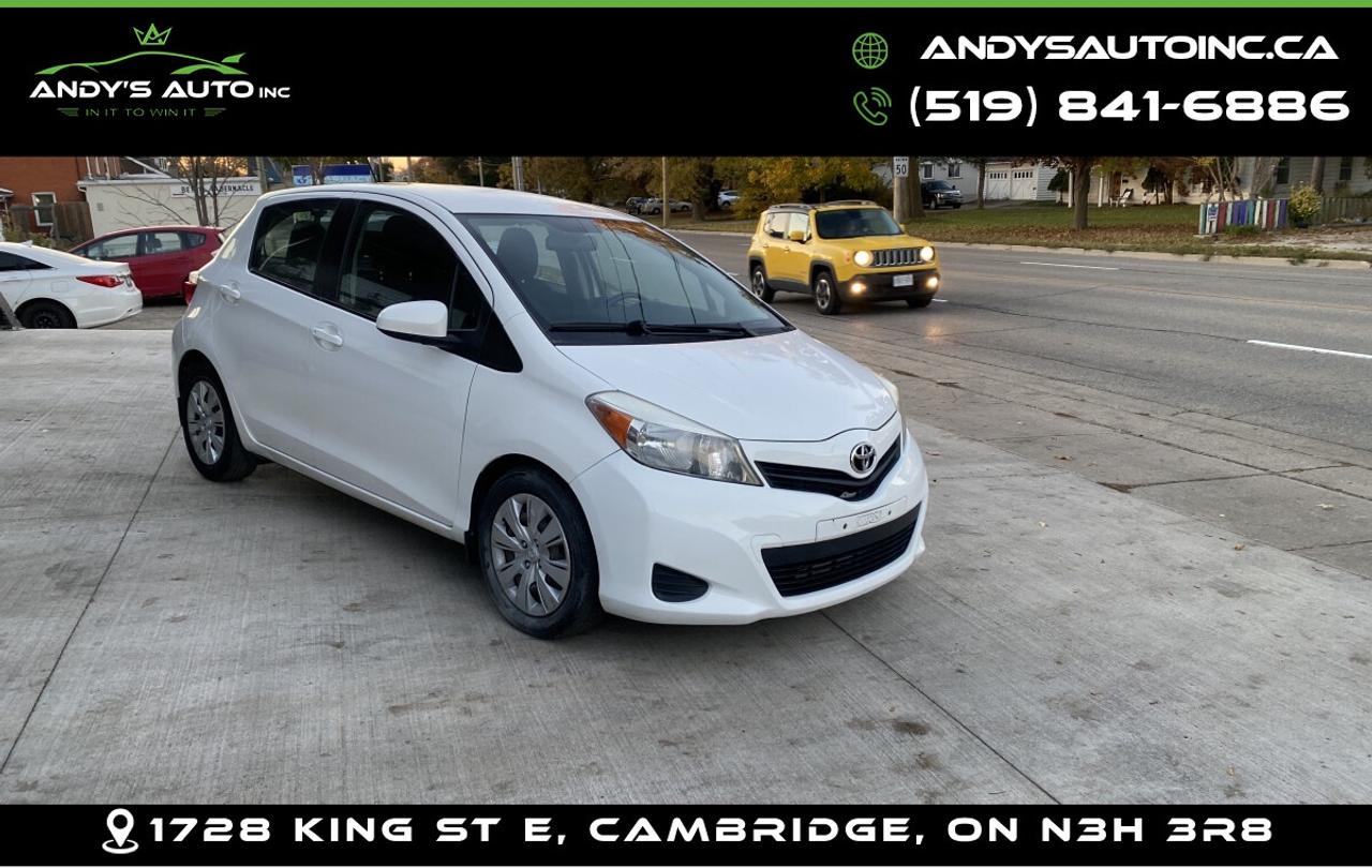 2014 Toyota Yaris LE HB ! AUTO ! A/C ! TOYOTA TRADE IN Photo0